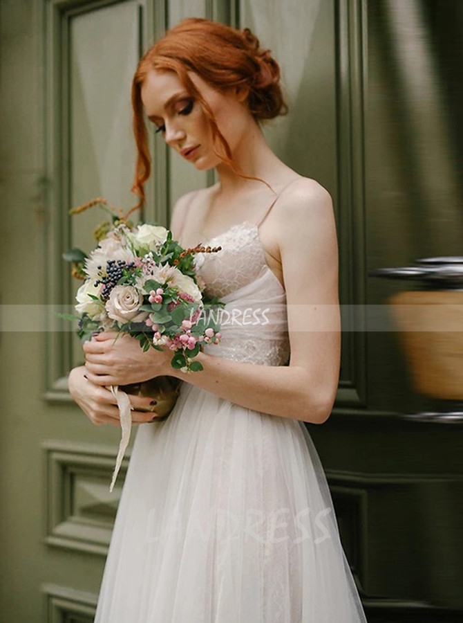 Simple tulle sale wedding dress